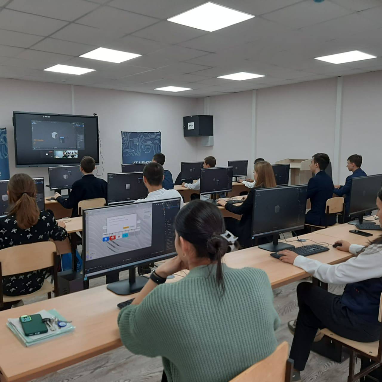 В первом ИТ-центре в ДНР начались занятия по программированию - фото 1