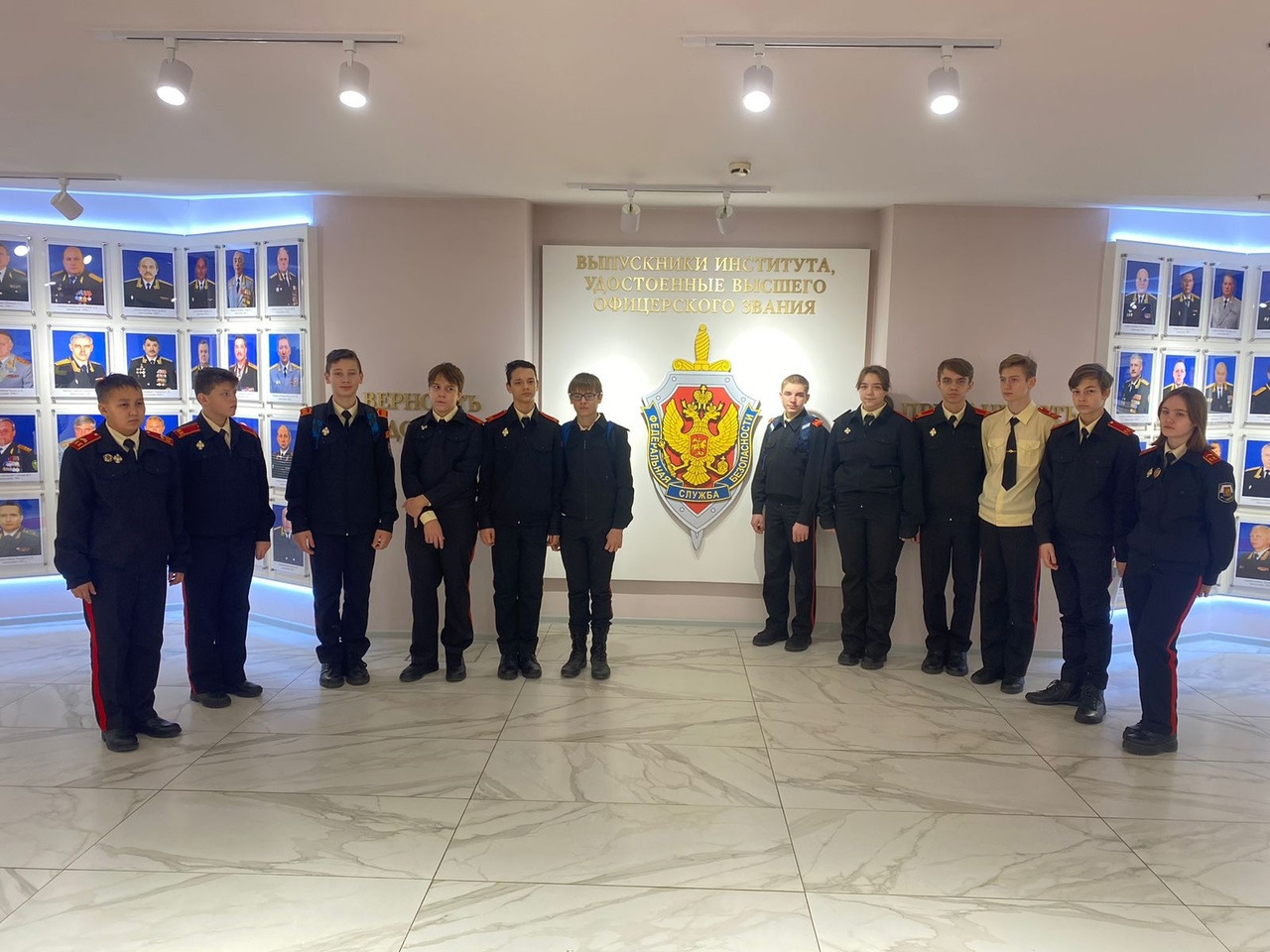 Военно-техническое общество организовало экскурсию для кадетов в Голицынский пограничный институт ФСБ - фото 1