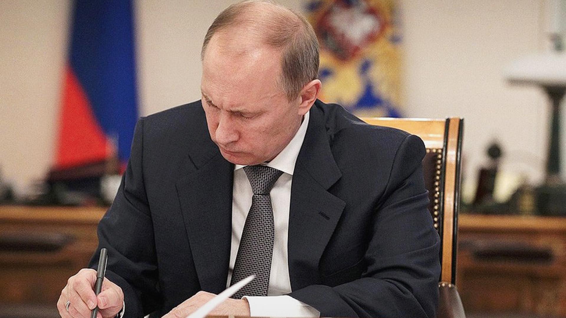 Владимир Путин подписал закон о новых антикризисных мерах - фото 1
