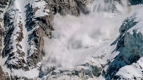 Видеокадры схода «мокрой» лавины в Сочи - фото 1