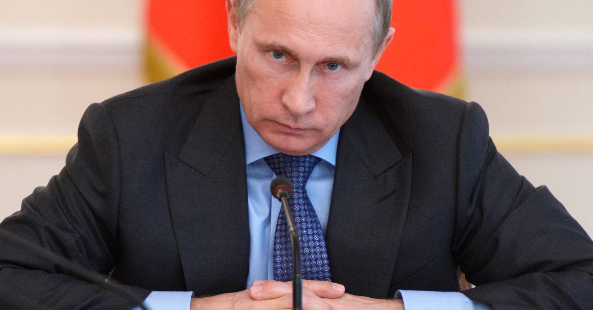 Защитить от списания по долгам минимальный доход граждан рекомендовал Владимир Путин - фото 1