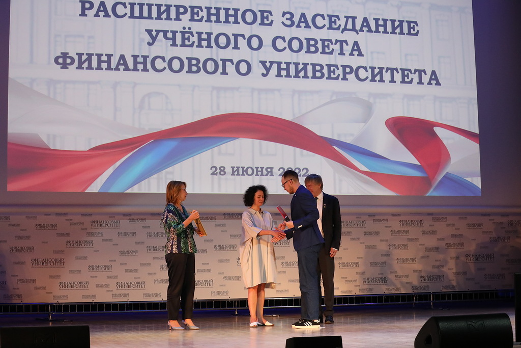 В Москве вручили награды участникам экопроекта «ReNature. Вернем природу в город» - фото 1