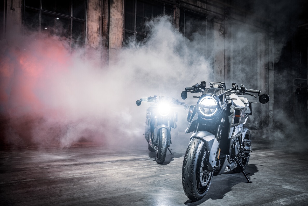 Эксклюзивный мотоцикл BRABUS 1300 R Edition 23 доступен к покупке в дилерских центрах КТМ АВТОДОМ - фото 1