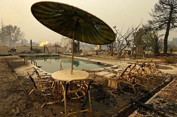 Сгоревший город Санта-Роза в Калифорнии - фото 4