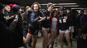 Америка проехалась в метро без штанов - фото 2