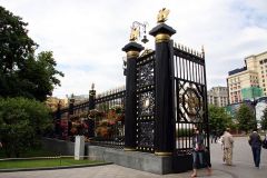 Воспоминание о необычайно кратком лете 2017 — прогулка по Александровскому саду - фото 1