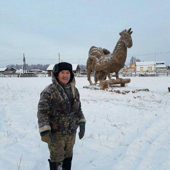 В Якутии символ года снова вылепили из навоза - фото 1