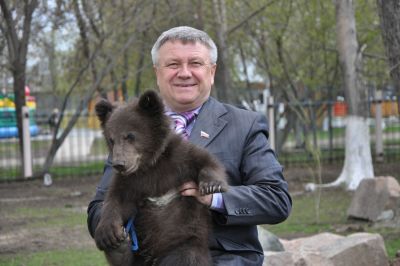 Директор Барнаульского зоопарка Сергей Писарев спасает редких животных, попавших в беду - фото 1