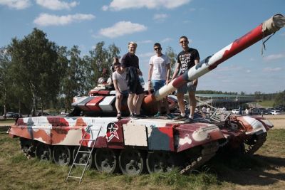 В соревнованиях по танковому биатлону в России сразятся команды из 23 стран - фото 1
